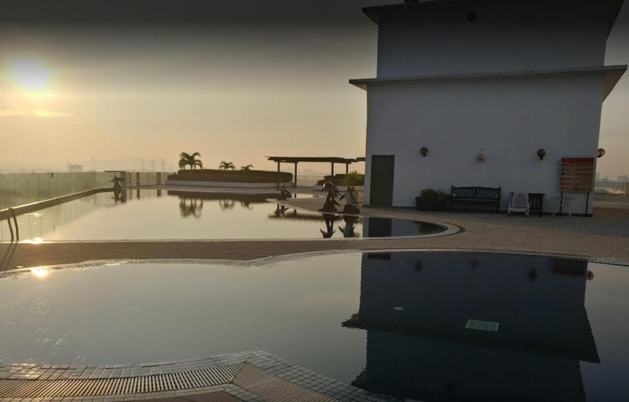 ג'והור בהרו Bayu Marina Residence 3 Mins Away Mid Valley Southkey מראה חיצוני תמונה